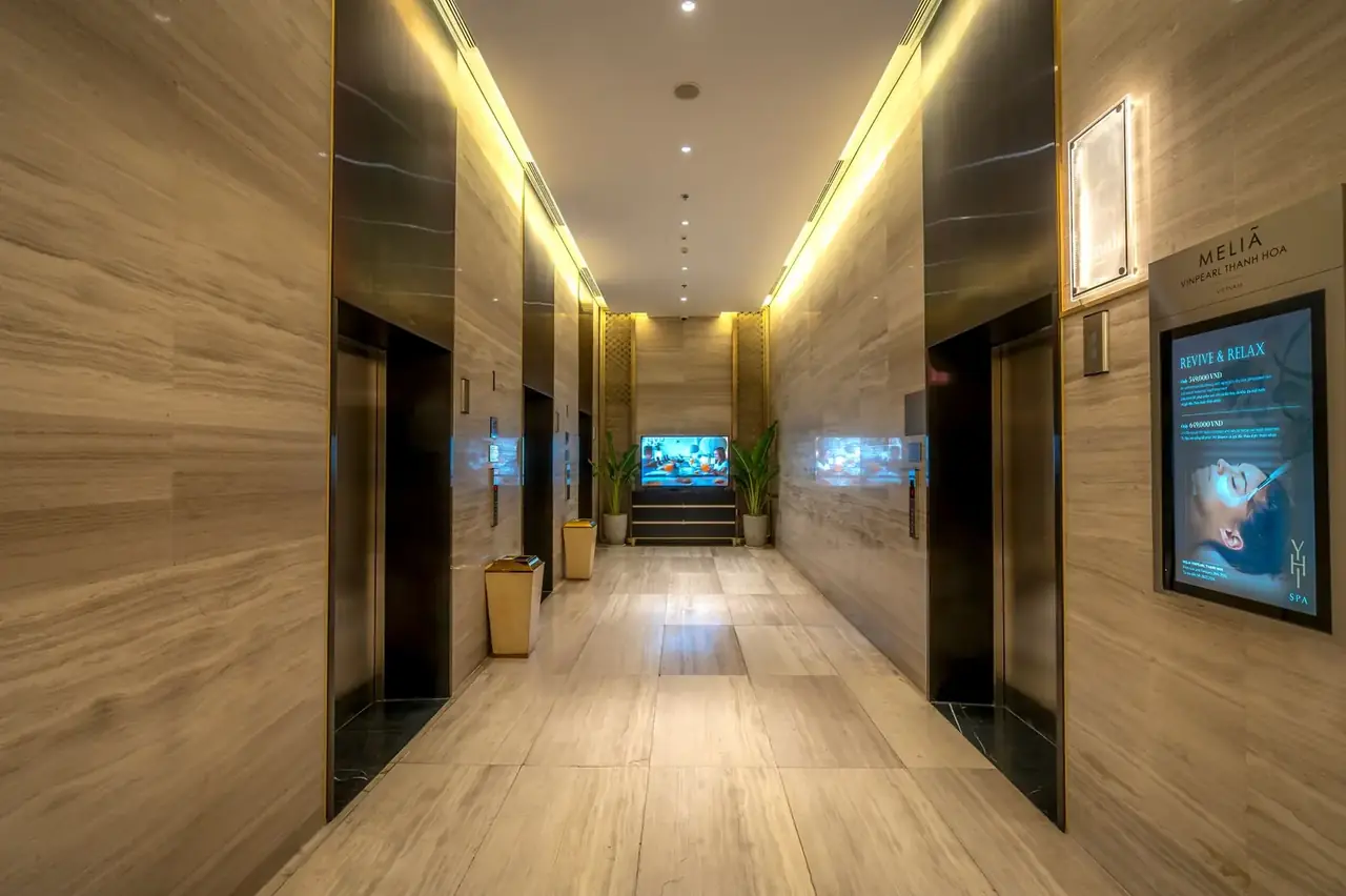 Jorelainn Reviewer interior corridor